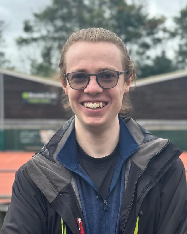 We are delighted to welcome Luke Cackett to the Club as the new Squash Coach.
 
Luke joins the Club today and brings with him glowing reviews, a fresh perspective, and a drive to build on the Club’s current offering for the squash section.
 
Luke will be running a junior squash course for members and non-members on Tuesdays from 5.30 to 6.30pm and an adult Club night, also on Tuesdays, from 7.00 to 10.00pm. Part of the Club night will include 90 minutes of drill training from 7.00 to 8.30pm. Sign up to both sessions via Globus.
 
Look out for Luke and be sure to welcome him to the Club!

#squash #squashcoach #squashsessions #squashsection #squashvibes #squashlove #bourne #racquetsclub