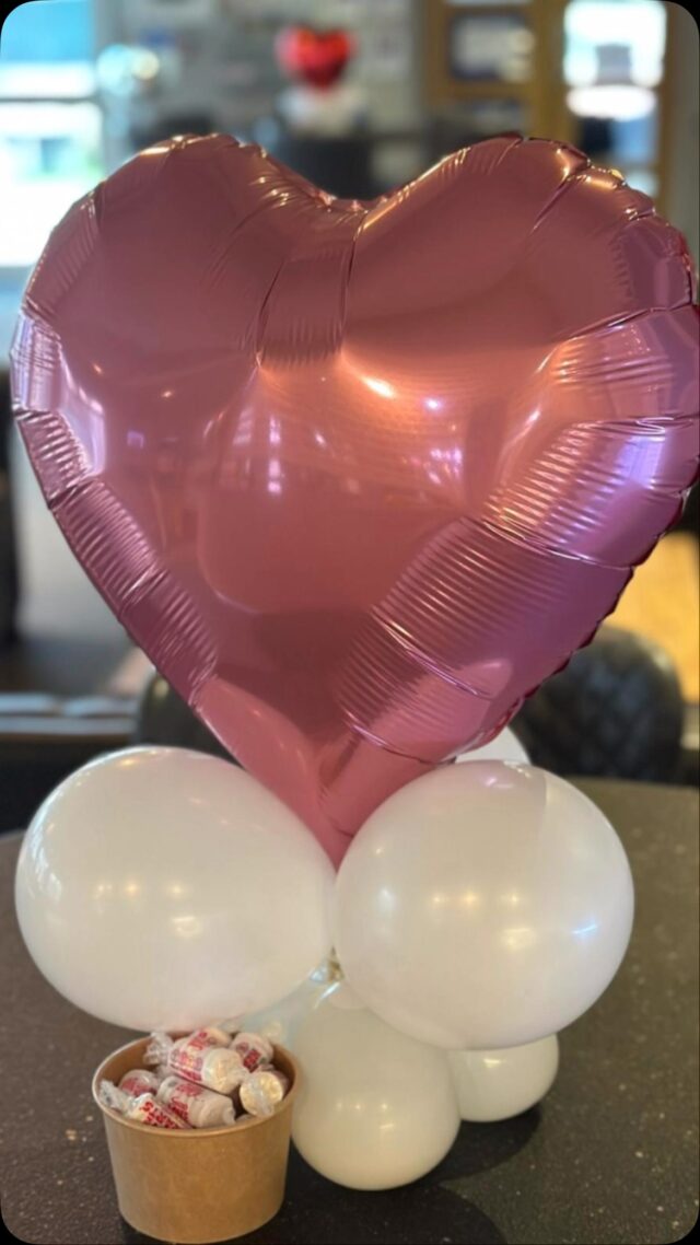 Rose are red, violets are blue…Happiest of Valentine’s Day to you ❤️🩷💕💖💝💗💞. And the sun even shone ☀️. 

#happyvalentinesday #loveisintheair #happyvday #love #racquetsclub